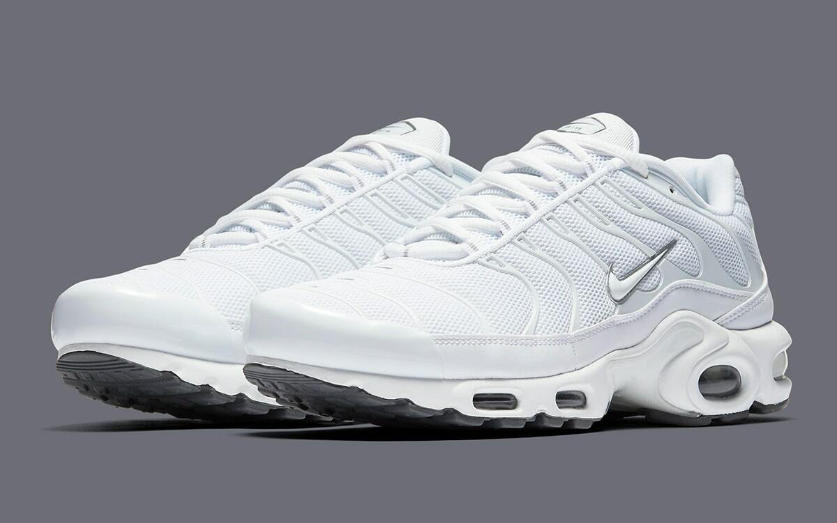 nike-air-max-plus-tn-triple-white-604133-139-02