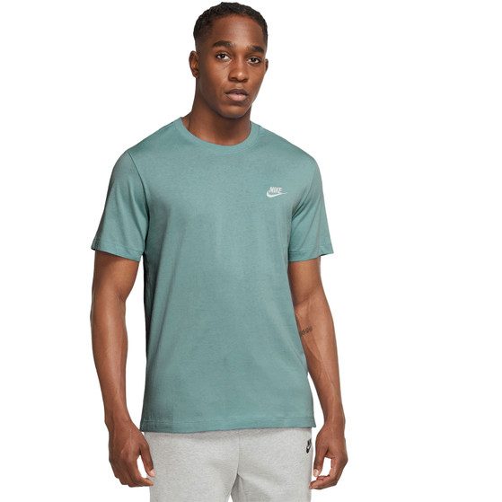 T-Shirt Nike Sportswear Club Logo Brodé – Vert Sauge