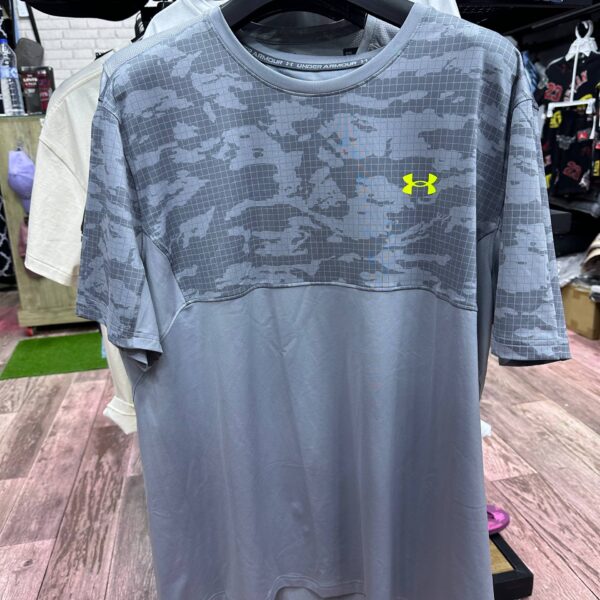 T-Shirt Under Armour Camo Grid Gris AM Sports