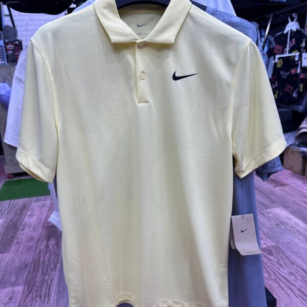 Photo en magasin Polo T-Shirt Nike Victory Jaune AM Sports