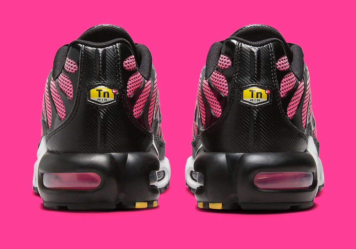 nike-air-max-plus-pink-black-HF3837-600-6