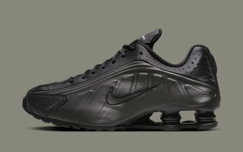 Nike Shox R4 - Black